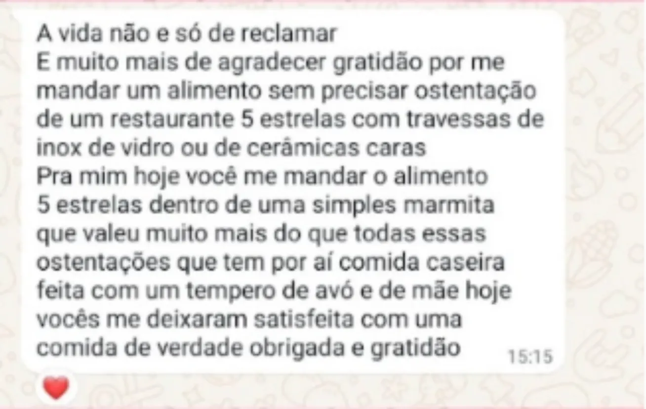 Captura de mensagem elogiando a comida caseira e o tempero da D’ajuda